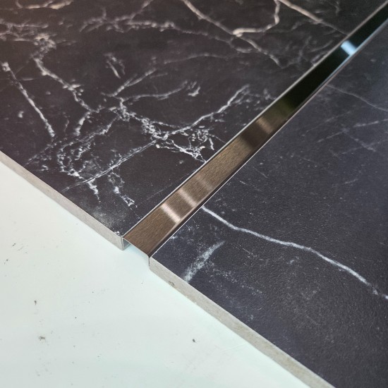 Profil decorativ U inox 15 x 9 x 2700 mm negru mat Profil decorativ U inox 15 x 9 x 2700 mm negru mat