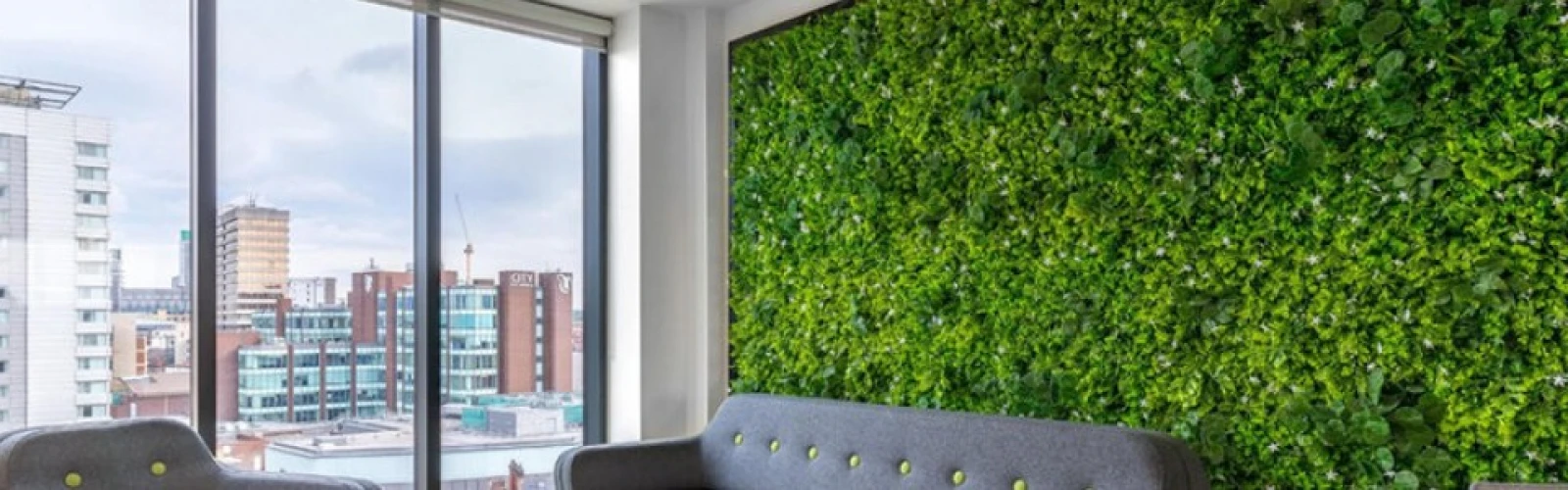 Confort si frumusete cu peretii verzi artificiali