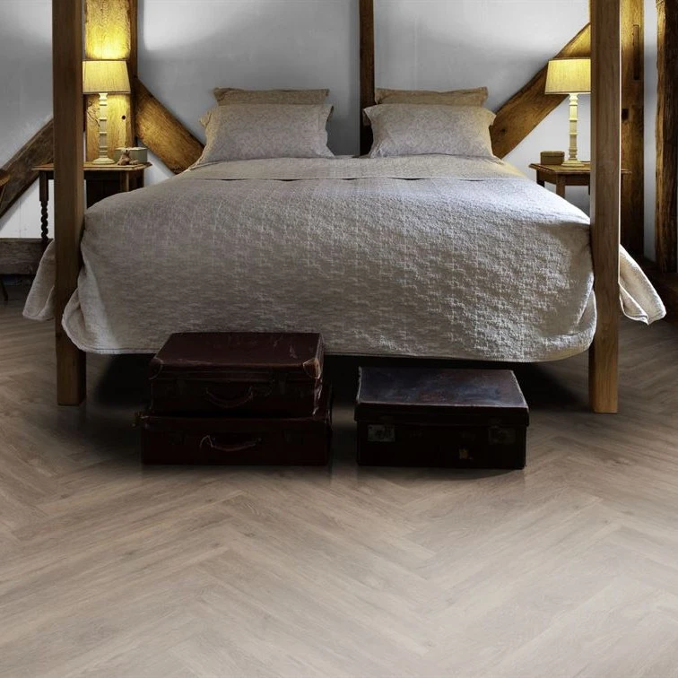 Pardoseala LVT SPC Kahrs Herringbone Sarek 720x120x5 mm strat uzura 0.55 mm