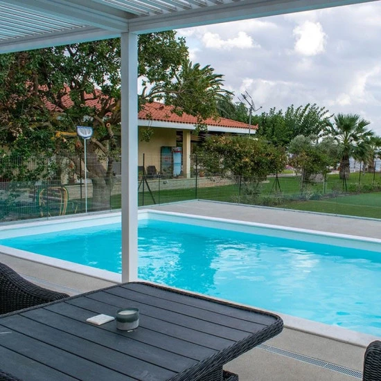 microciment-exterior-piscina-quartz-mosaic-1