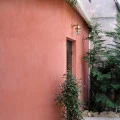 Tencuială colorată impermeabilă pentru exterior Kourasani