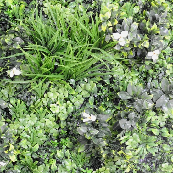 Perete artificial verde cu flori albe - 100 x 100 cm