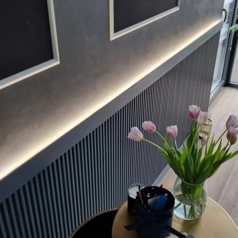 Brau decorativ perete LED 10 x 2,5 x 200 cm QL017