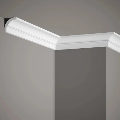 Vedere a cornisei decorative MDB136 din poliuretan alb, montata la coltul tavanului intr-un spațiu modern cu pereti gri