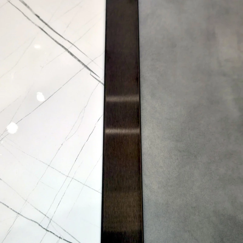 Profil trecere T inox 30x9x2700 mm negru mat / periat - la nivel