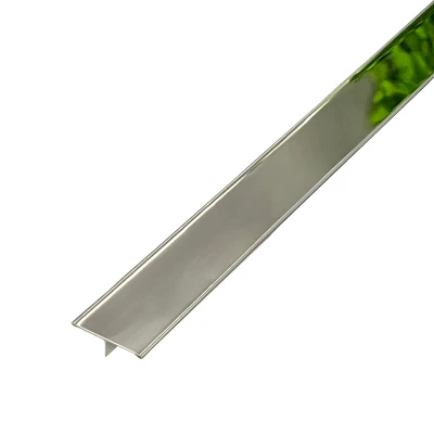 Profil T inox cu finisaj de oglindă crom de 30 mm, perfect pentru a adăuga un element de strălucire în designul interior.