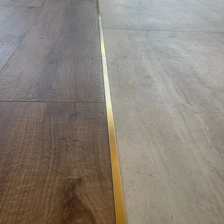 Profil trecere T inox 15x9x2700 mm auriu mat / periat - la nivel - PT15AB