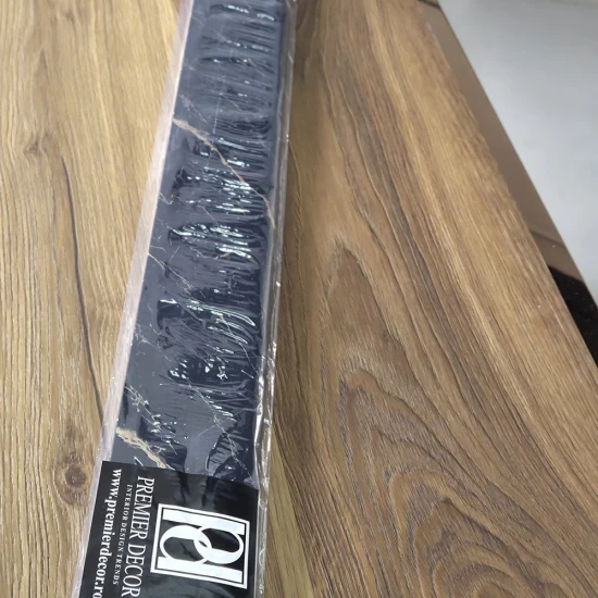 Plinta decorativa Gold Black WP09 14x79x2000 mm din Polimer Dur Plinta decorativa Gold Black WP09 14x79x2000 mm din Polimer Dur
