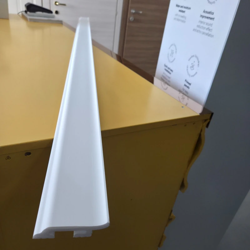 Plinta decorativa lata 8.2 X 2.6 X 200 CM, profil duropolimer MD8300 - clasic & elegant