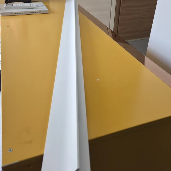 Plinta decorativa LED QL007 9.3 X 4 X 200 cm | Plinta moderna & minimalista