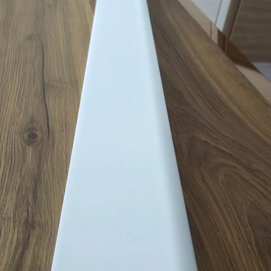 Plinta ascundere MD005 11 X 2.2 X 200 cm - Profil duropolimer lat Mardom Decor Plinta ascundere MD005 11 X 2.2 X 200 cm - Profil duropolimer lat Mardom Decor