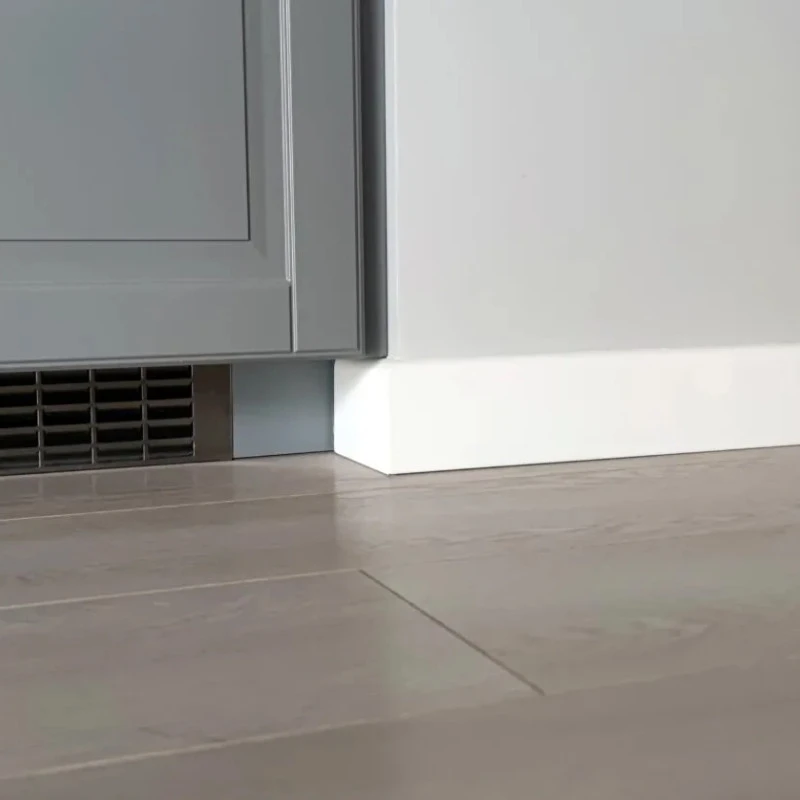 Plinta decorativa 7.8x1.4x200 cm, polimer rigid, alba, vopsibila, MD234, rotunjita